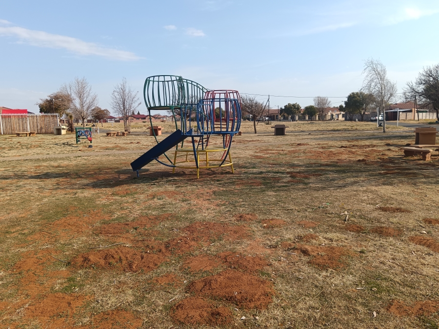 4 Bedroom Property for Sale in Mandela View Free State